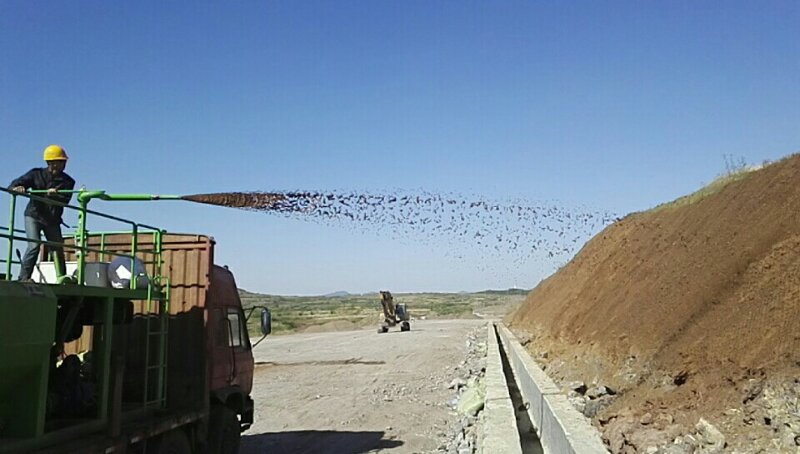 河南恒?？屯羾姴C噴播秸稈類纖維效果