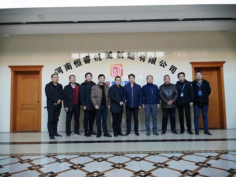 三峽大學來我公司洽談植被混凝土噴播設備開發