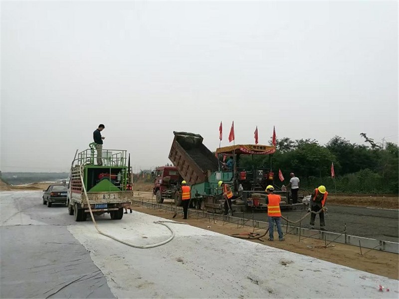 恒睿水泥漿噴灑機：多場景適用的效率高的施工設(shè)備