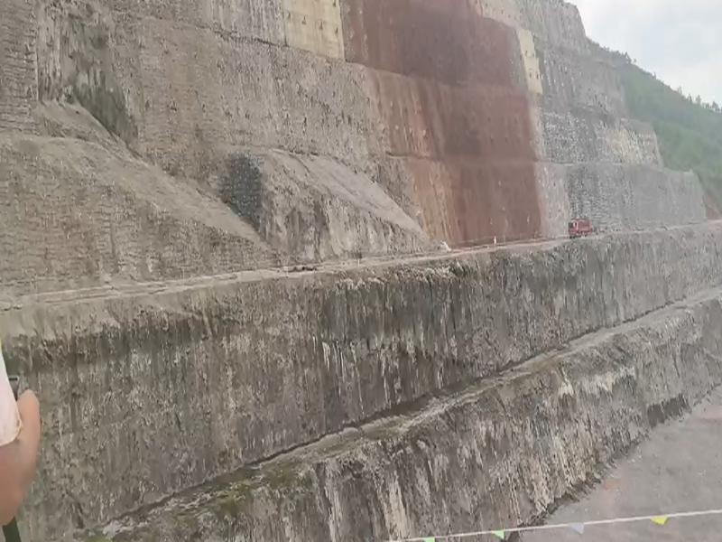 恒睿智能遙控快速噴播機(jī)：科技賦能生態(tài)修復(fù)，破解傳統(tǒng)噴播三大難題?