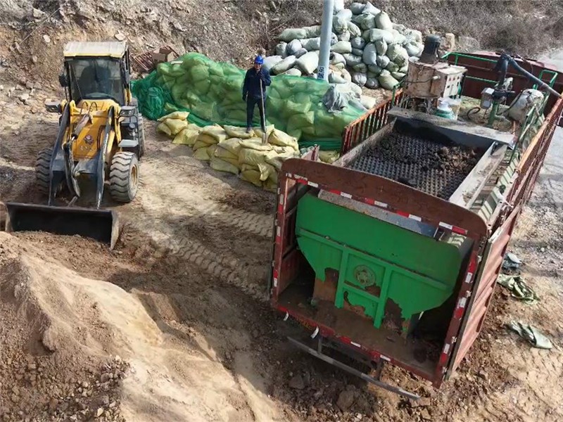 恒睿快速智能遙控團粒噴播機：智能操作與穩定性能的完美結合