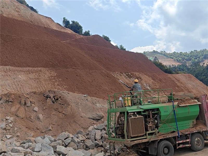 恒睿高原專用噴播機(jī)破解缺氧射程難題，聚焦高原礦山修復(fù)痛點(diǎn)